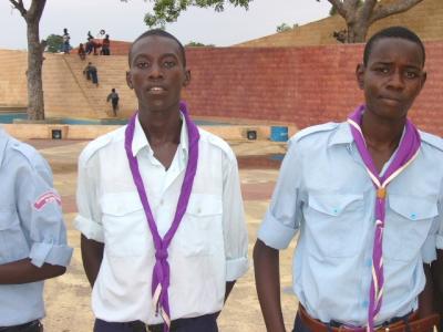 rahmane avec un collegue eclaiuers